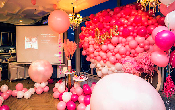 粉色气球家里求婚